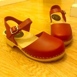 NWT genuine Swedish clogs sz 7.5 EUR38